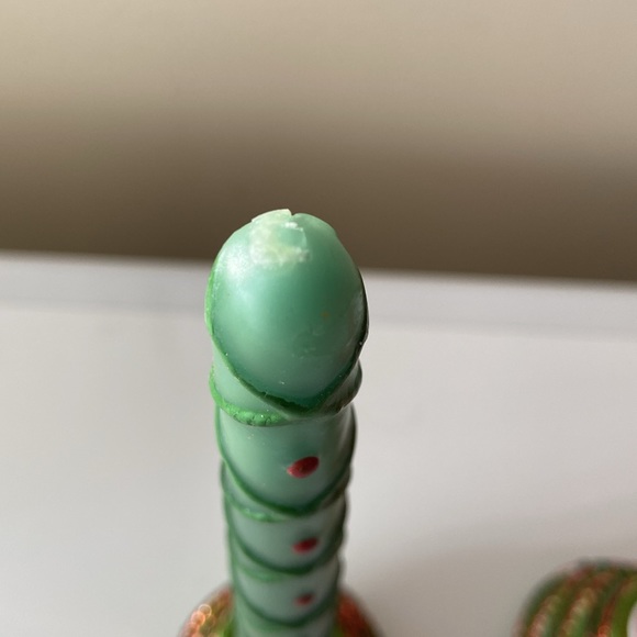 🆕 pair of festive candles and holders. - Picture 2 of 6